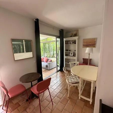 Mas De Charme Avec Jardin Apartment *