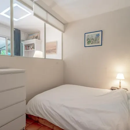 Mas De Charme Avec Jardin Apartment *